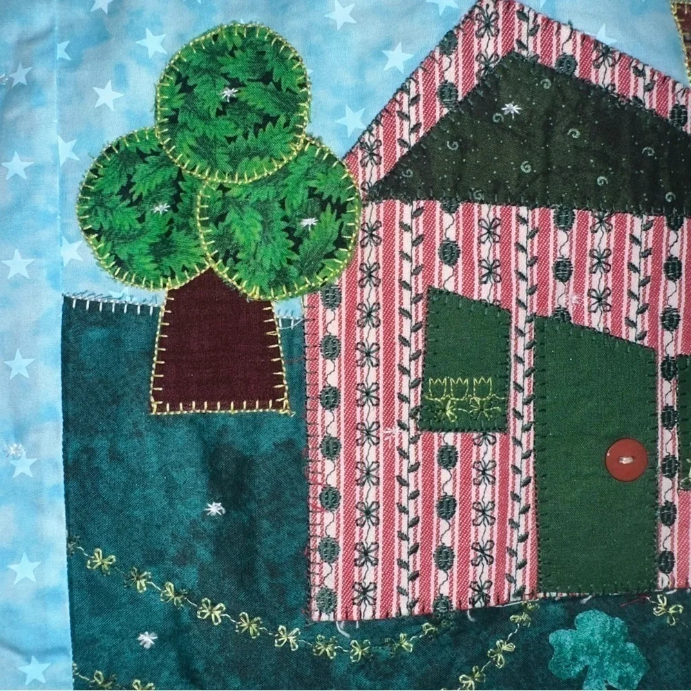2002 HGTV Strolling down the block quilt completed with pillow 54x66